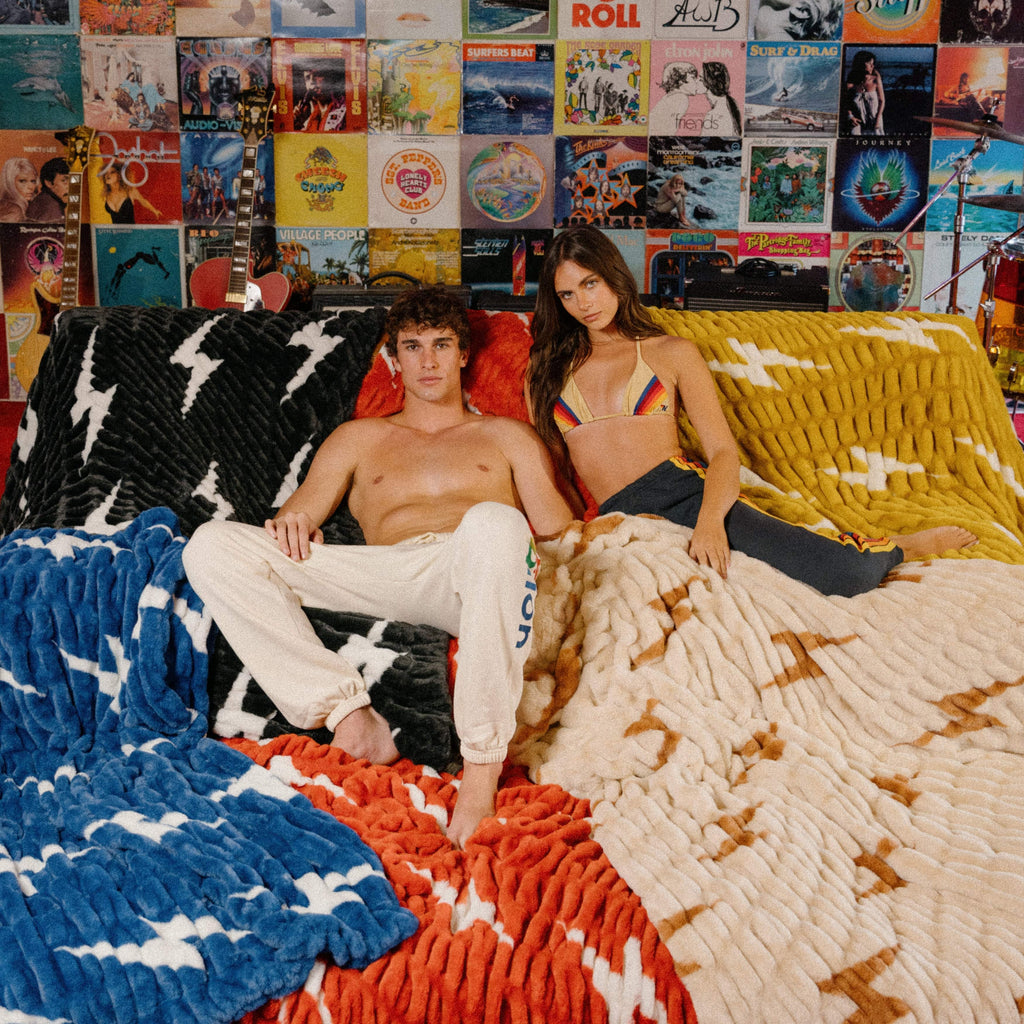 Aviator Nation x Lola Blanket - Beige Copper Bolt