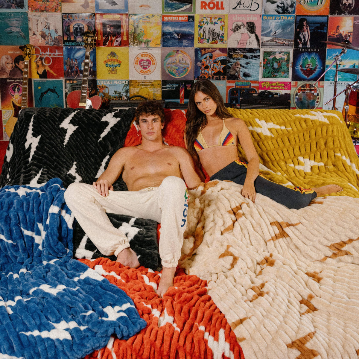 Aviator Nation x Lola Blanket - Beige Copper Bolt