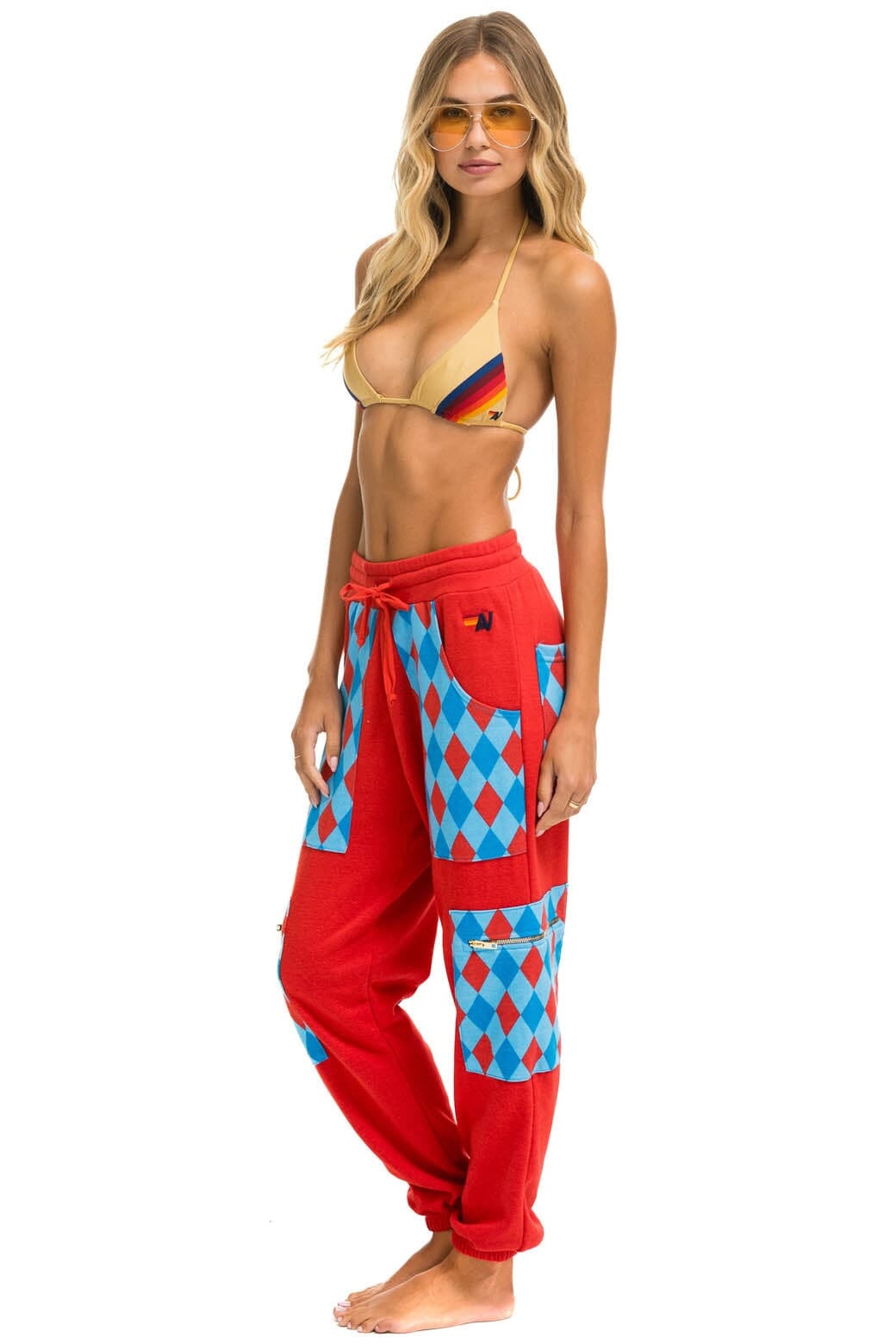 DIAMOND SMILEY 2 EMBROIDERY CARGO COLOR BLOCK SWEATPANTS - RED SKY