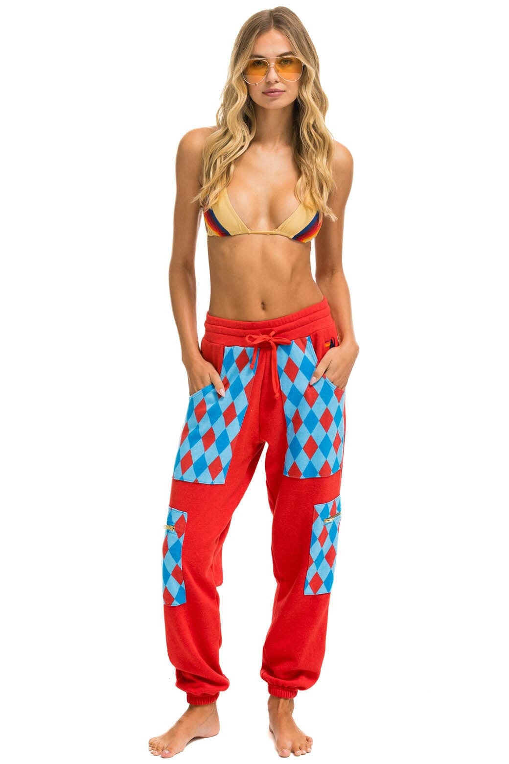 DIAMOND SMILEY 2 EMBROIDERY CARGO COLOR BLOCK SWEATPANTS - RED SKY