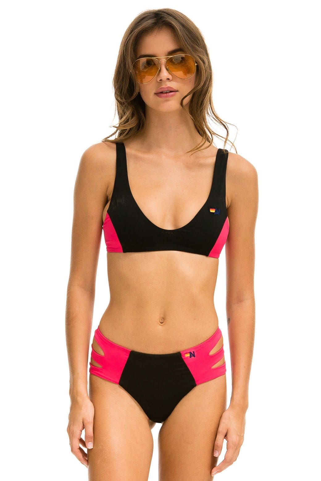HI-WAISTED SIDE CUT OUT COLOR BLOCK CHEEKY BIKINI BOTTOMS - BLACK RED